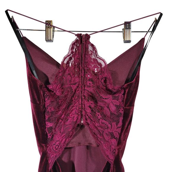 B. Darlin Spaghetti Strap V-Neck Lace Bra-Back Velvet Sheath Dress in Wine NWT - Picture 6 of 11